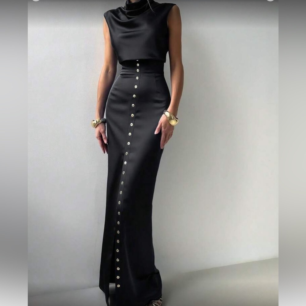 Chic Royal Black  Maxi Skirt with Button Accents